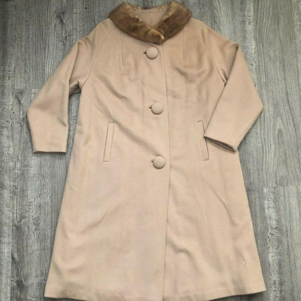 Vintage 60s Beige Large Buttons Fur Collar Mid-Length Winter Dressy Swing Coat